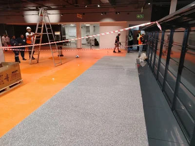 Retail store floors cleaned during a post construction handover